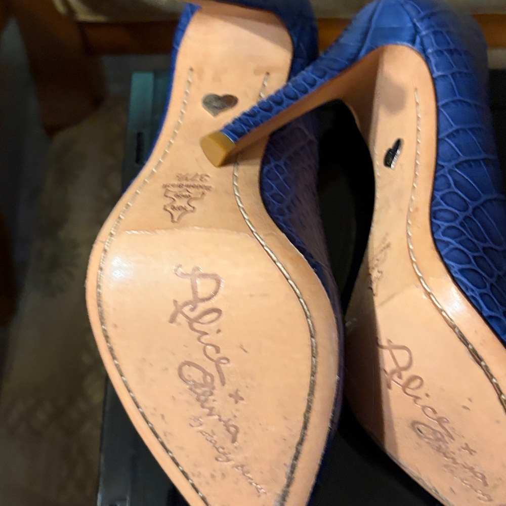 Alice + Olivia Cobalt Croc-Embossed Pointed Toe Pumps - Picture 4 of 4